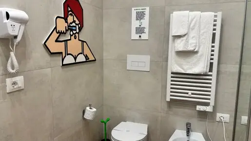 Camera lampara bagno